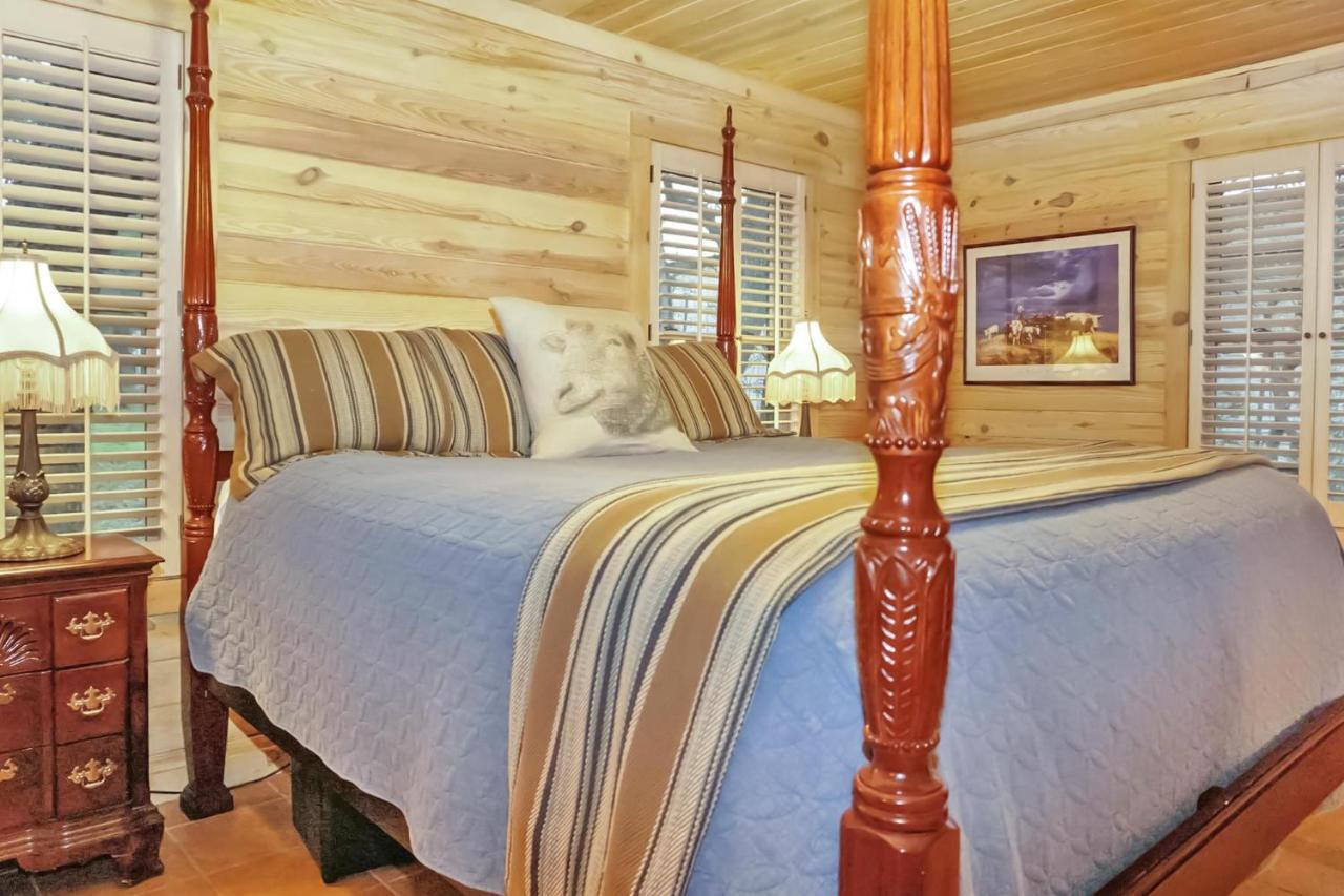 Wimberley Log Cabins Resort And Suites- The Oak Lodge Dış mekan fotoğraf