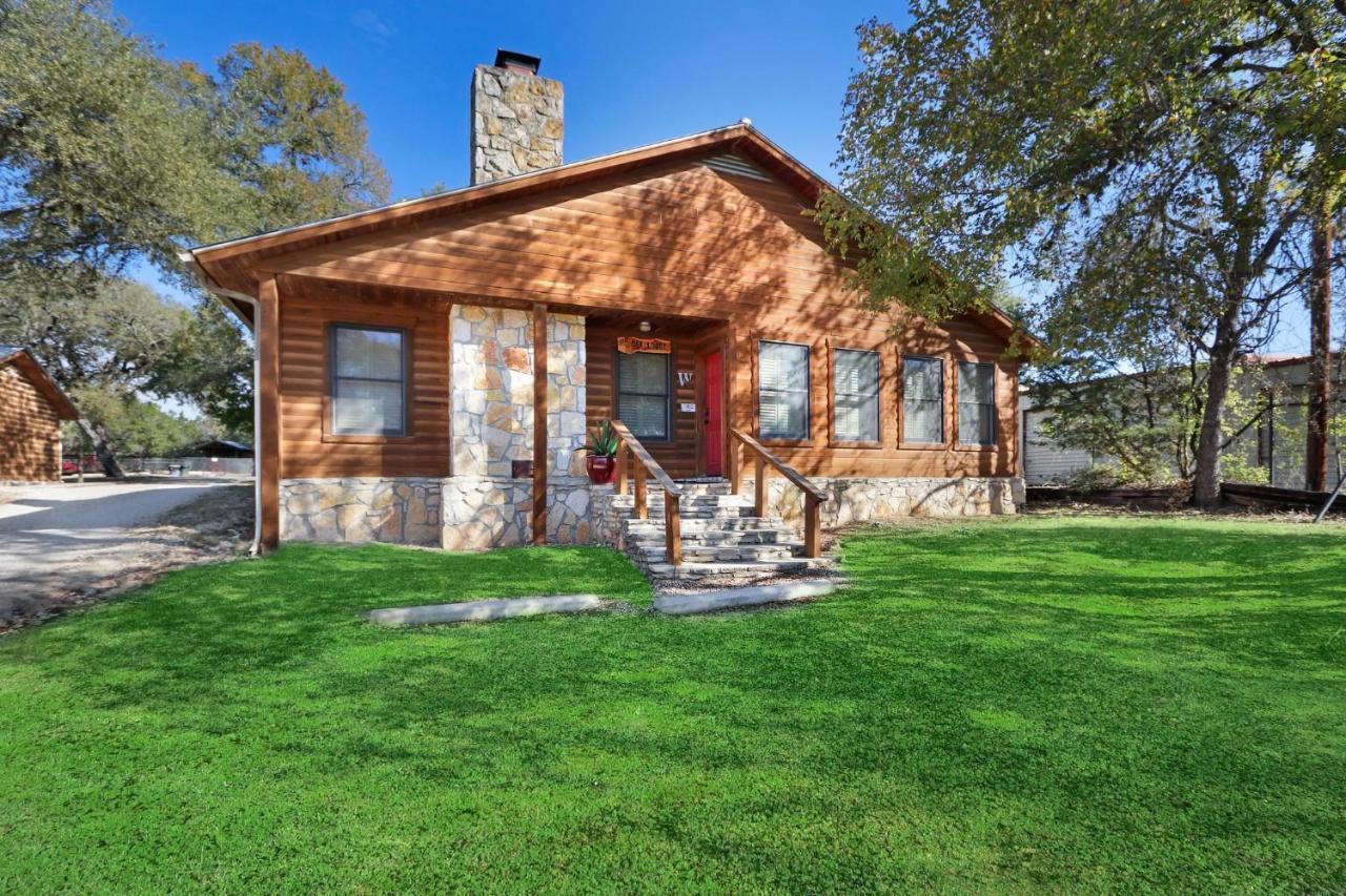 Wimberley Log Cabins Resort And Suites- The Oak Lodge Dış mekan fotoğraf